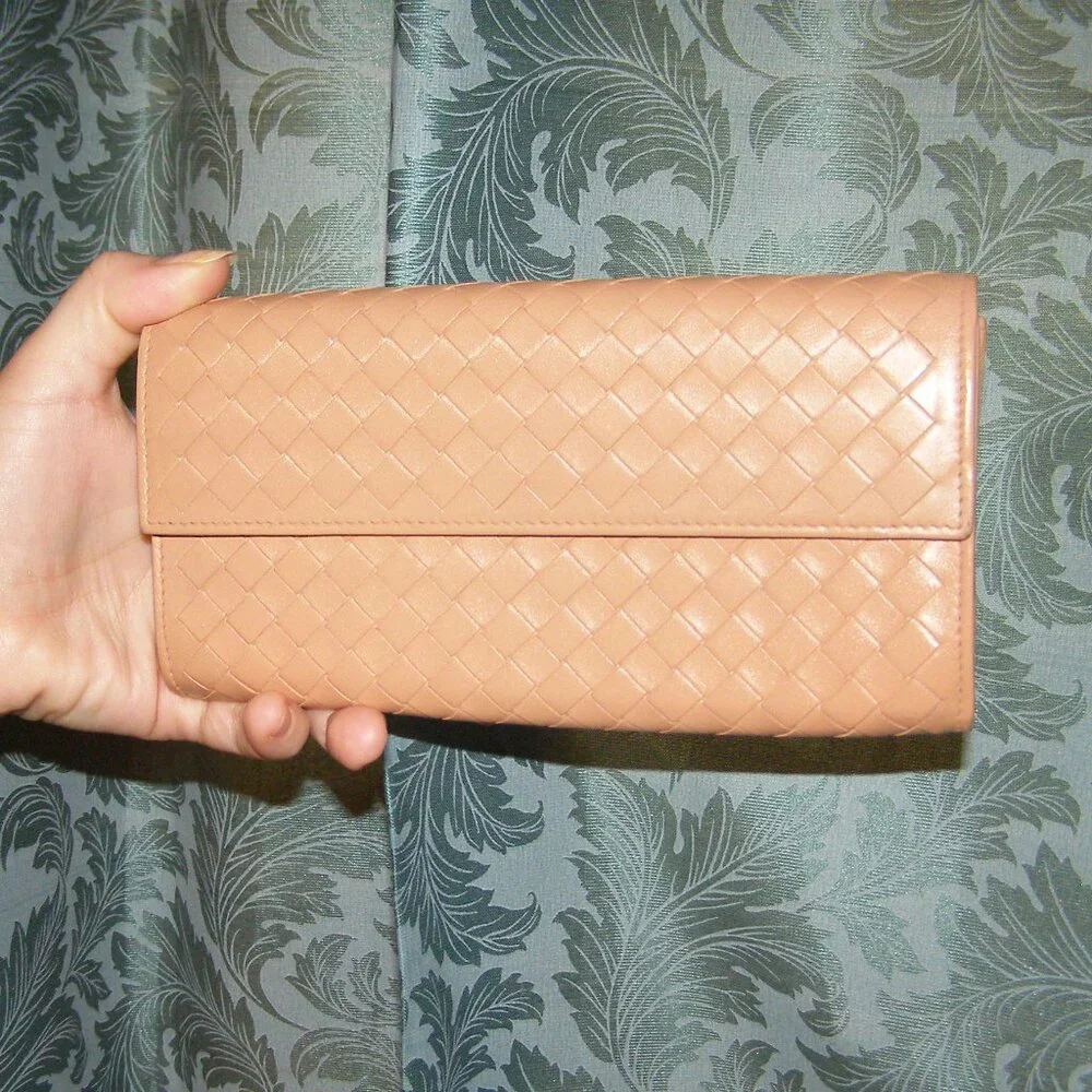 Bottega Veneta Intrecciato Nude/Tan Flap Wallet EUC